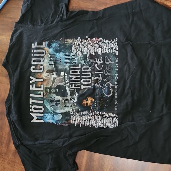 Motley Crue tour tshirt in medium - Picture 4 of 5